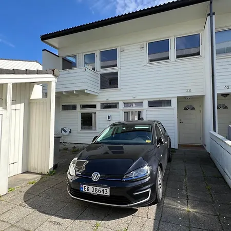 Ons 2024-house For Rent 200 Meters From Venue 아파트 스타방에르